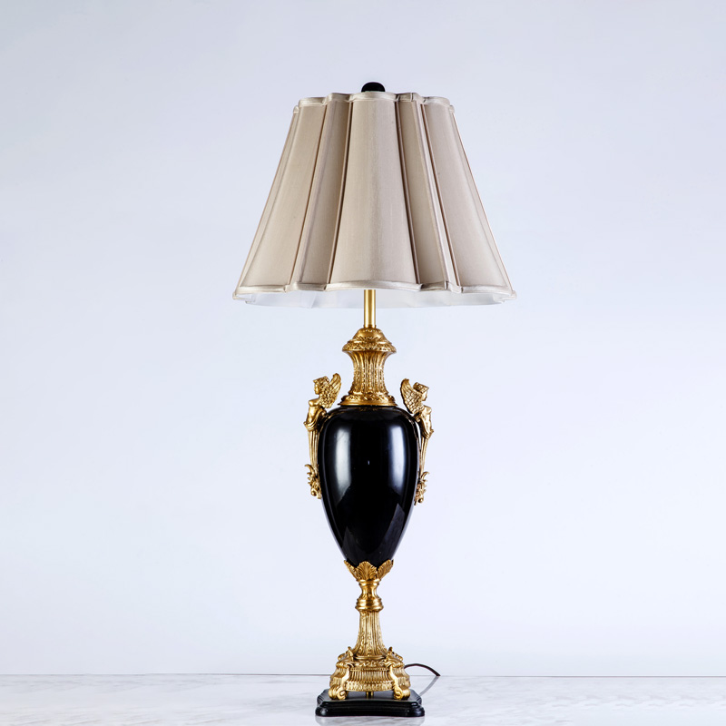 OEM ODM design popular european black and bronze ceramics table lighting for villa home desk lamp sale popular led lights