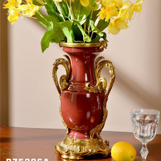 Chinoiserie Home Decor Custom Oriental Asian  Bronze Ormolu Red Chinese Porcelain Brass Urn Vase Pot Ginger Jar